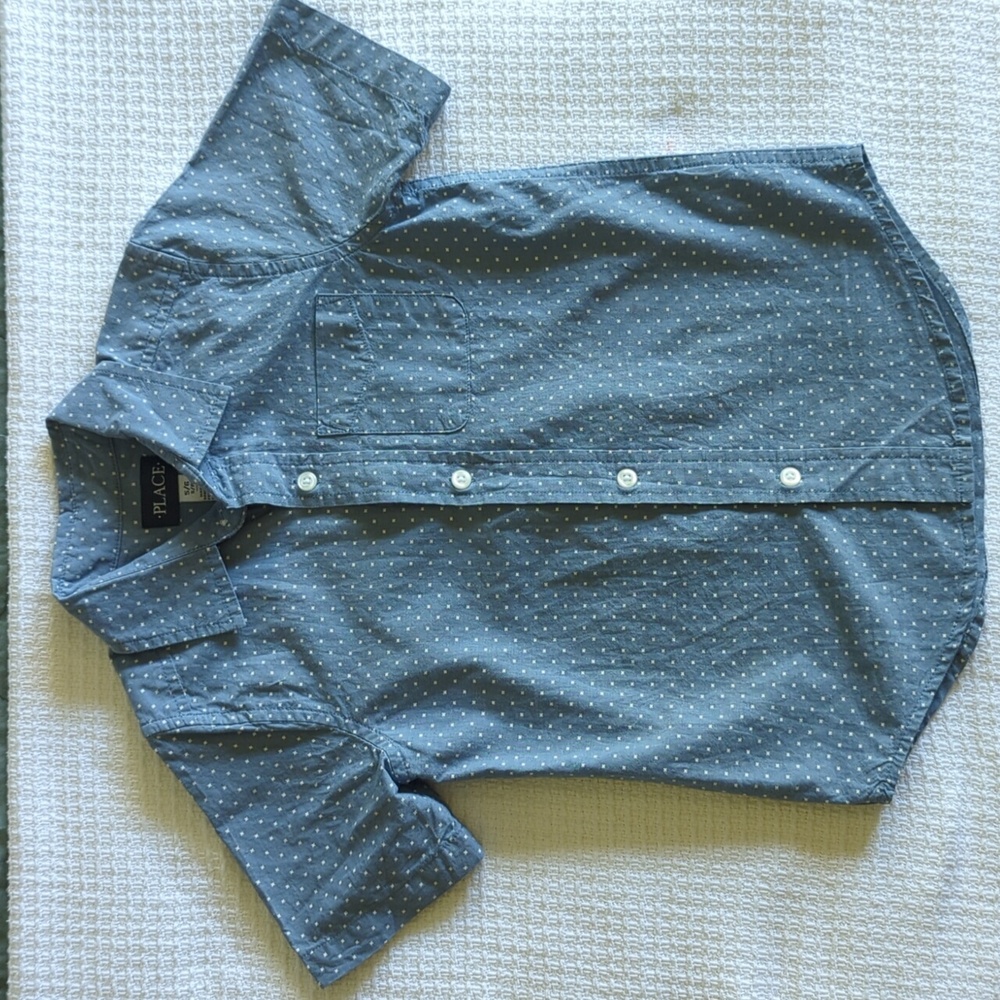 NWOT - Children's Place boys button up short sleeve shirt - 5/6